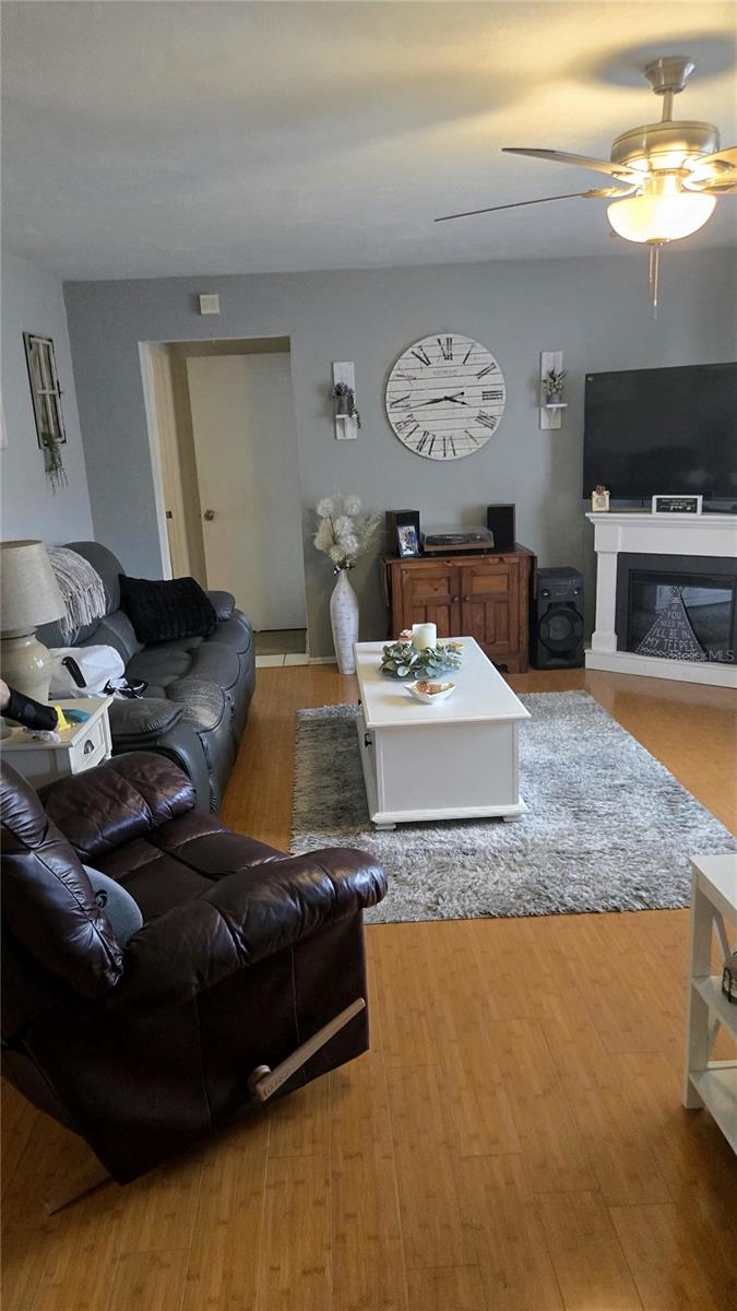 DELTONA LAKES UNIT 03 - Residential