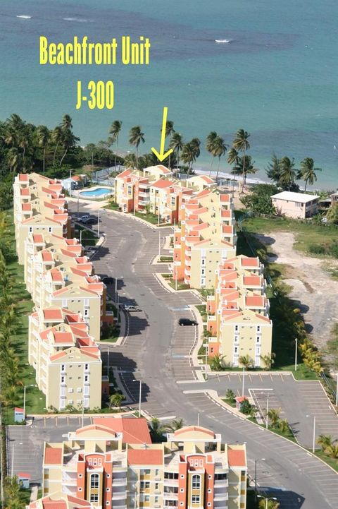 J300 VILLAS DEL MAR BEACH RESORT BURGS LOIZA  00772