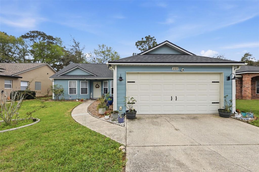 Photo of 2122 King Richards Court, Orange City, FL 32763 (MLS # V4947988)
