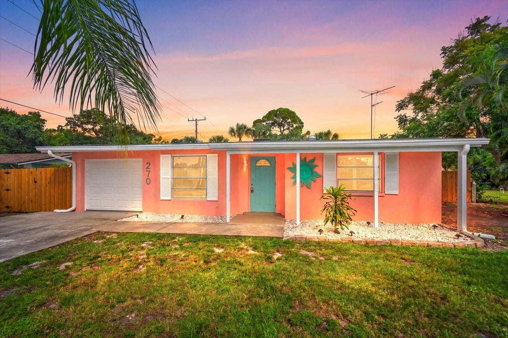 Photo of 270 W Seminole Drive, Venice, FL 34293 (MLS # A4705293)