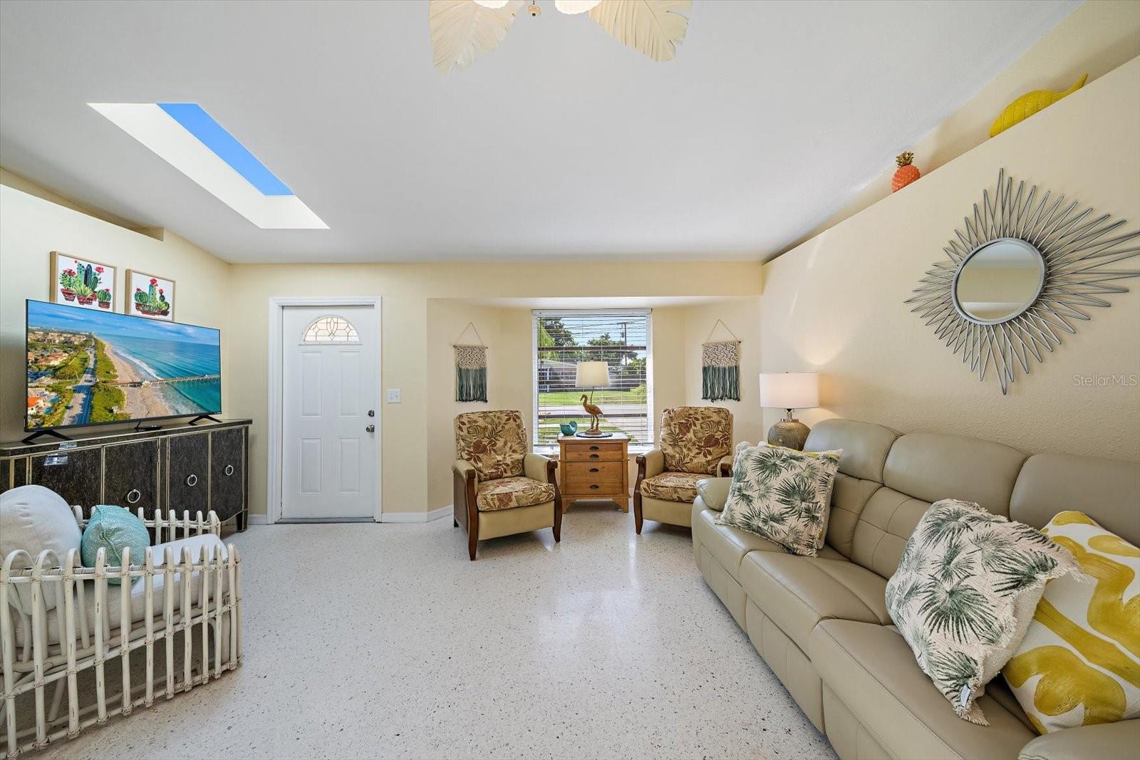 270 W SEMINOLE DRIVE