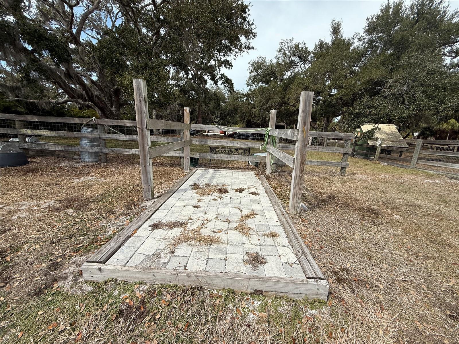 OAK RDG FARMS - Land