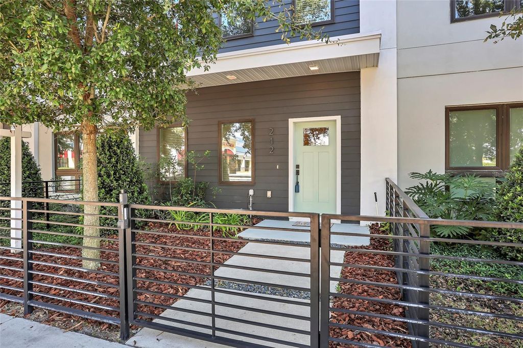 Photo of 212 E Pineloch Avenue, Orlando, FL 32806 (MLS # O6398403)