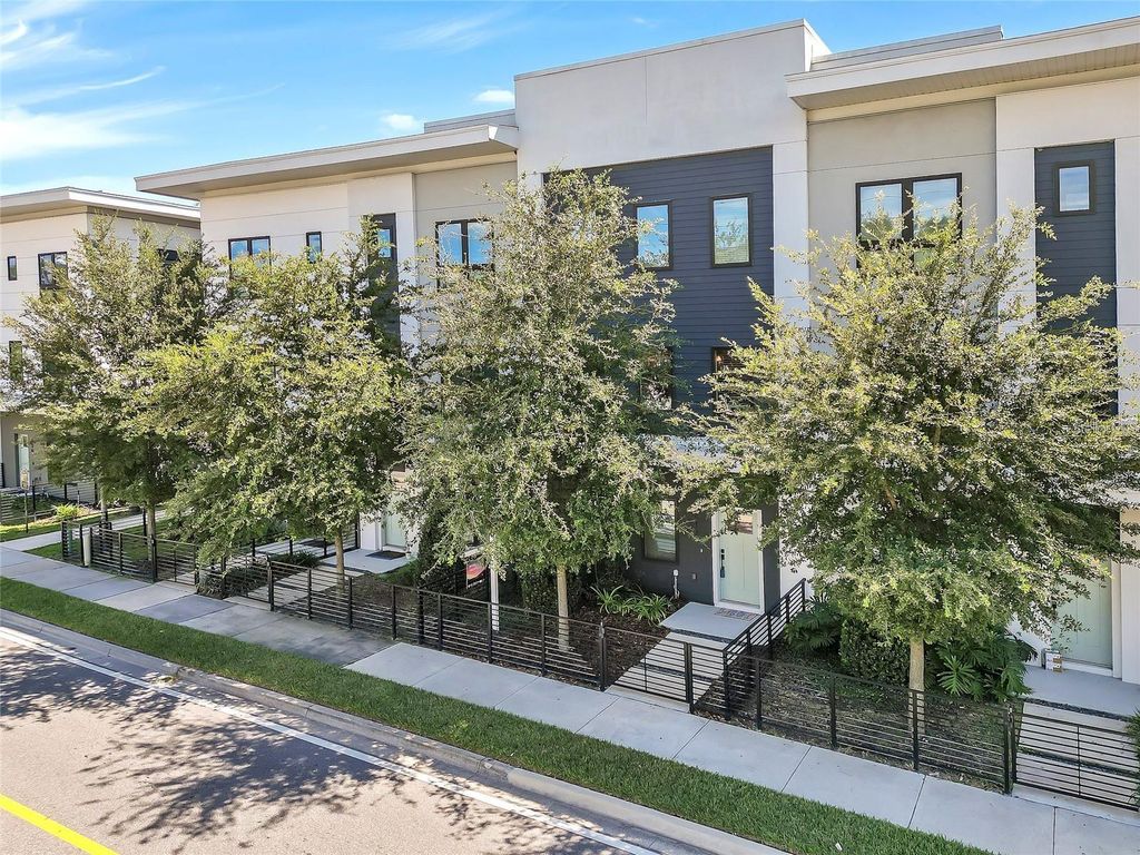 Photo of 212 E Pineloch Avenue, Orlando, FL 32806 (MLS # O6398403)