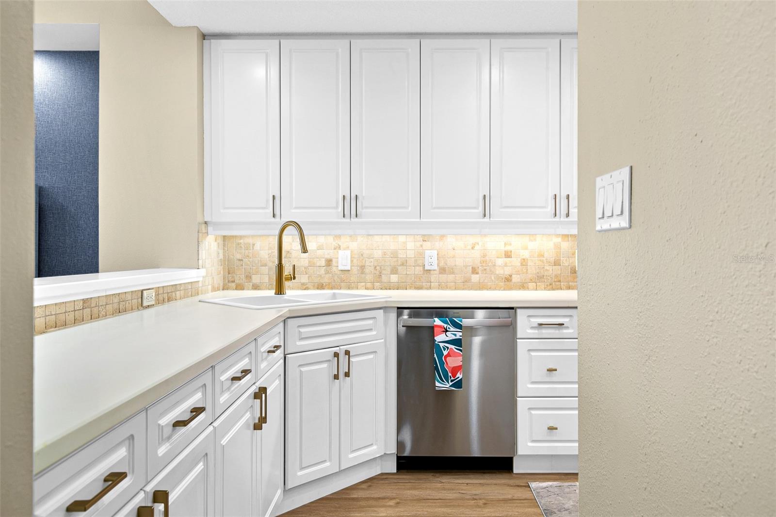 EAGLES POINT AT THE LANDINGS 1 - Residential