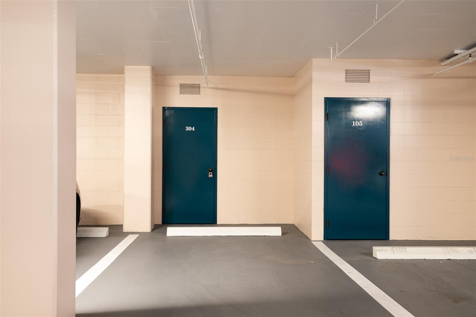 EAGLES POINT AT THE LANDINGS 1 - Residential