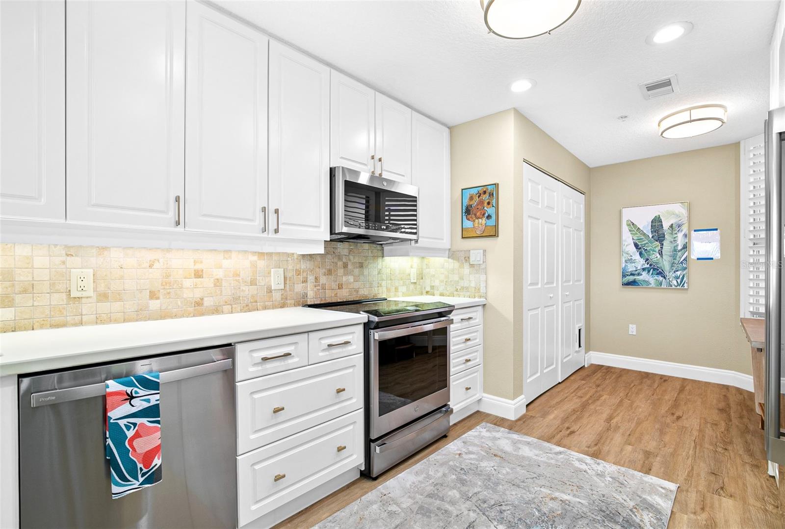 EAGLES POINT AT THE LANDINGS 1 - Residential