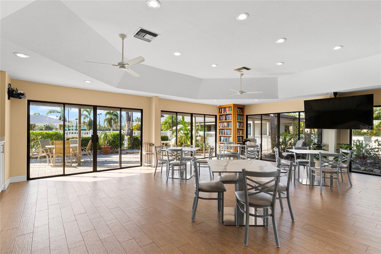 EAGLES POINT AT THE LANDINGS 1 - Residential