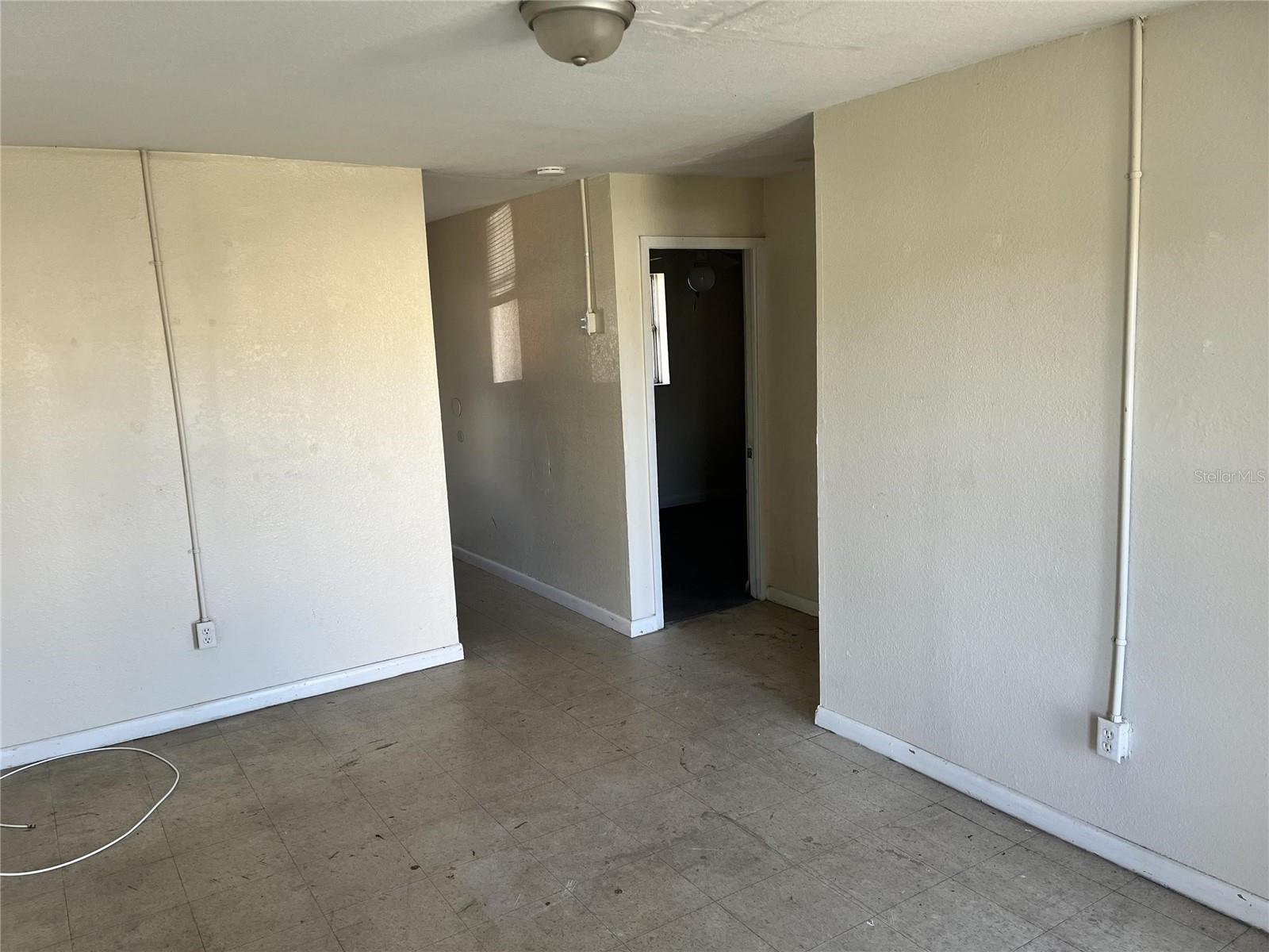 LAKE WALES LAND CO SUB - Residential Lease