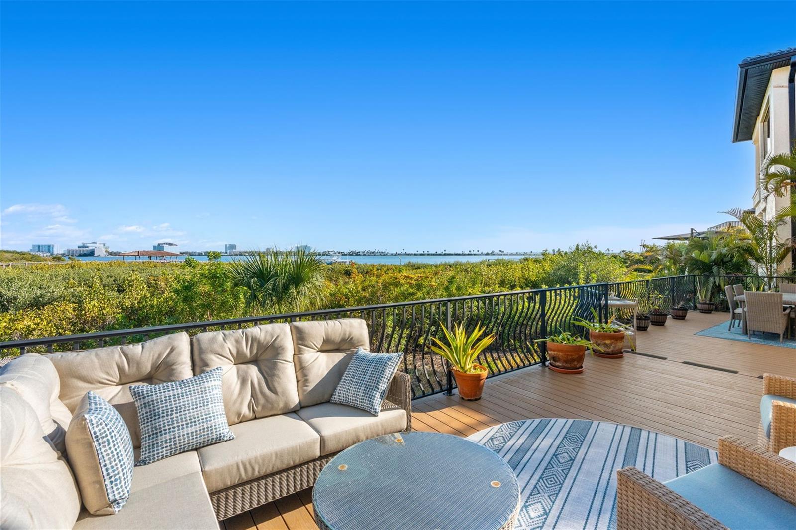 THE RESERVE OF OLD TAMPA BAY - Residential