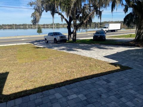 A home in WINTER HAVEN