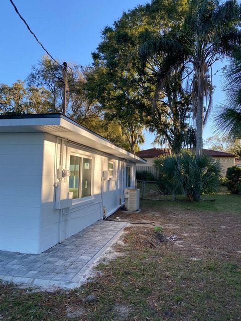 A home in WINTER HAVEN