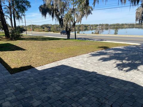 A home in WINTER HAVEN