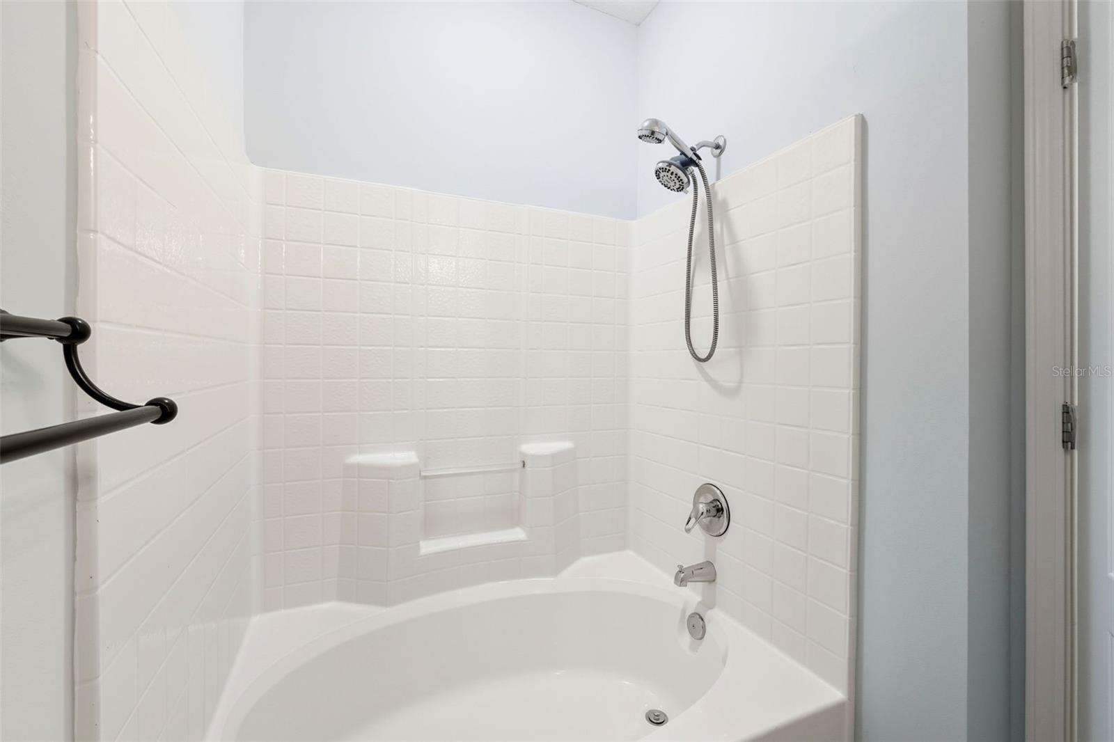 VILLANOVA AT HUNTERS CREEK CONDO - Residential
