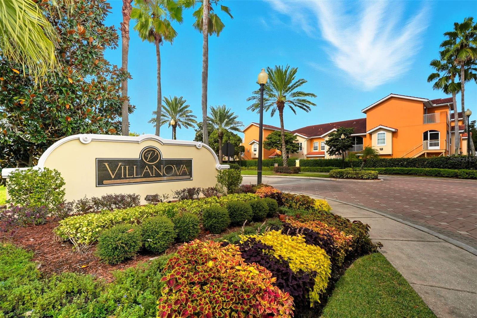 VILLANOVA AT HUNTERS CREEK CONDO - Residential