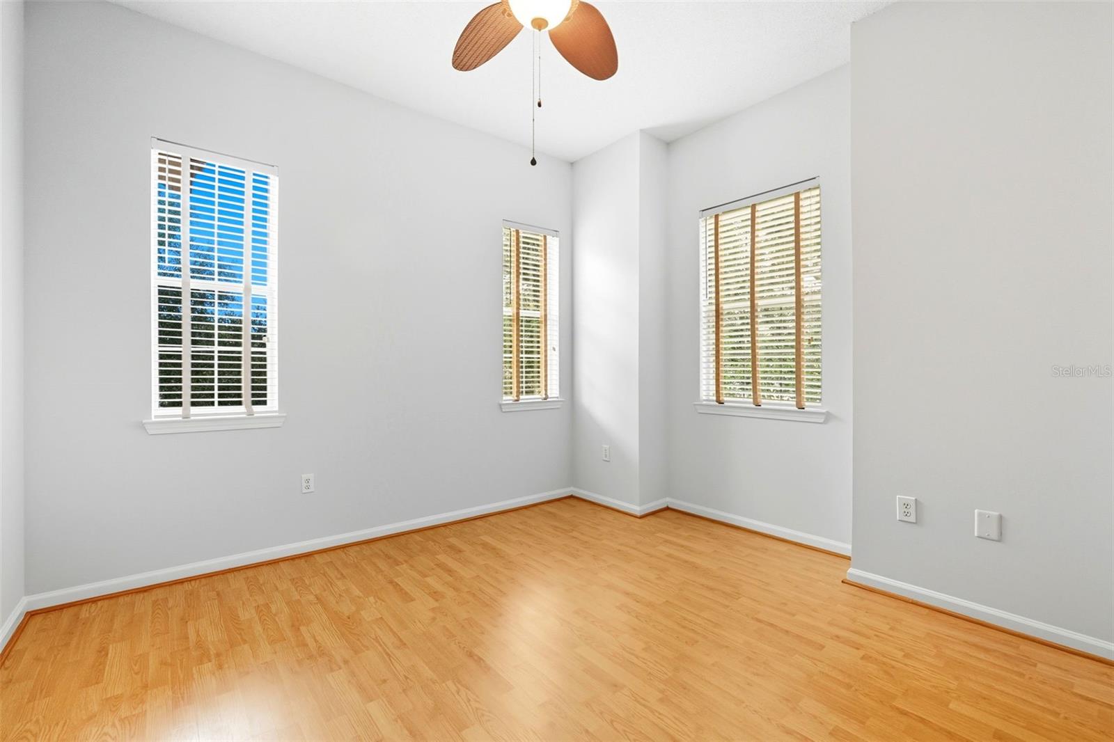 VILLANOVA AT HUNTERS CREEK CONDO - Residential