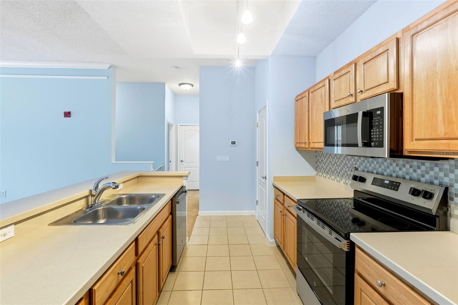 VILLANOVA AT HUNTERS CREEK CONDO - Residential
