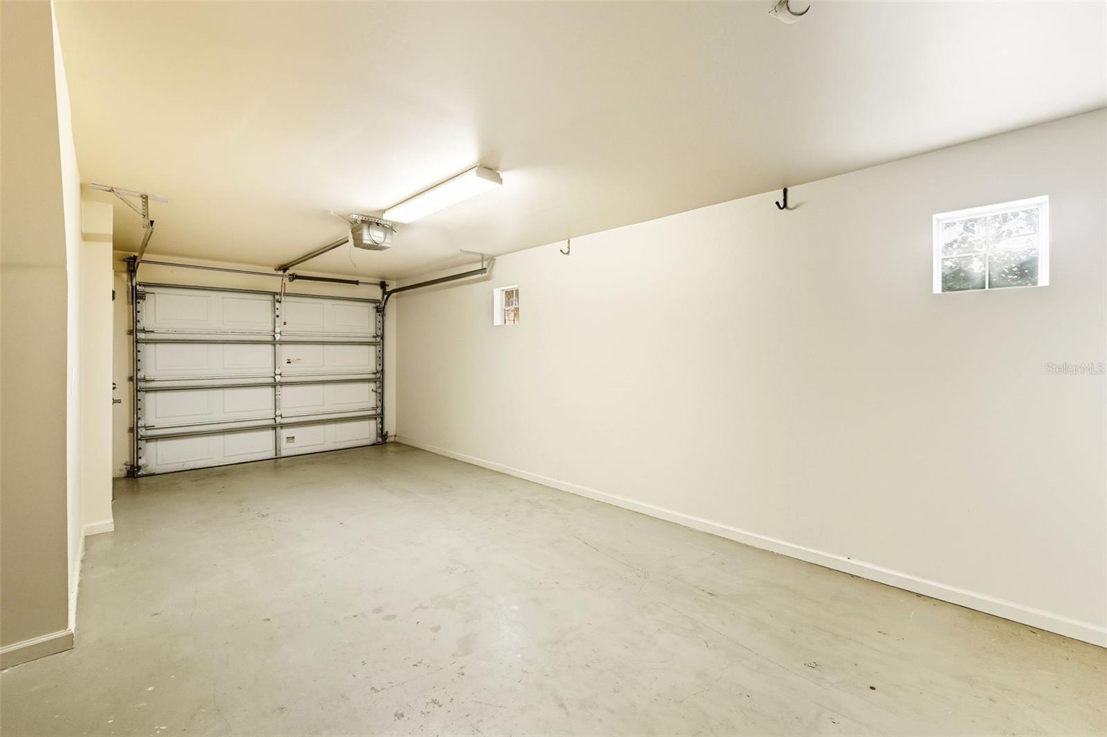 VILLANOVA AT HUNTERS CREEK CONDO - Residential