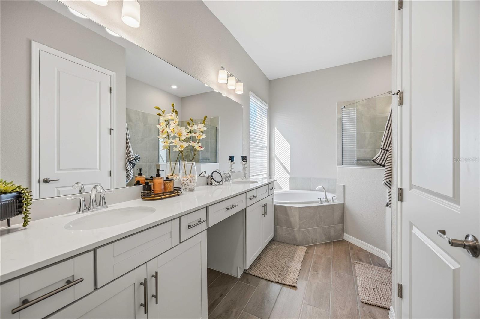 WELLEN PARK GOLF & COUNTRY CLUB - Residential