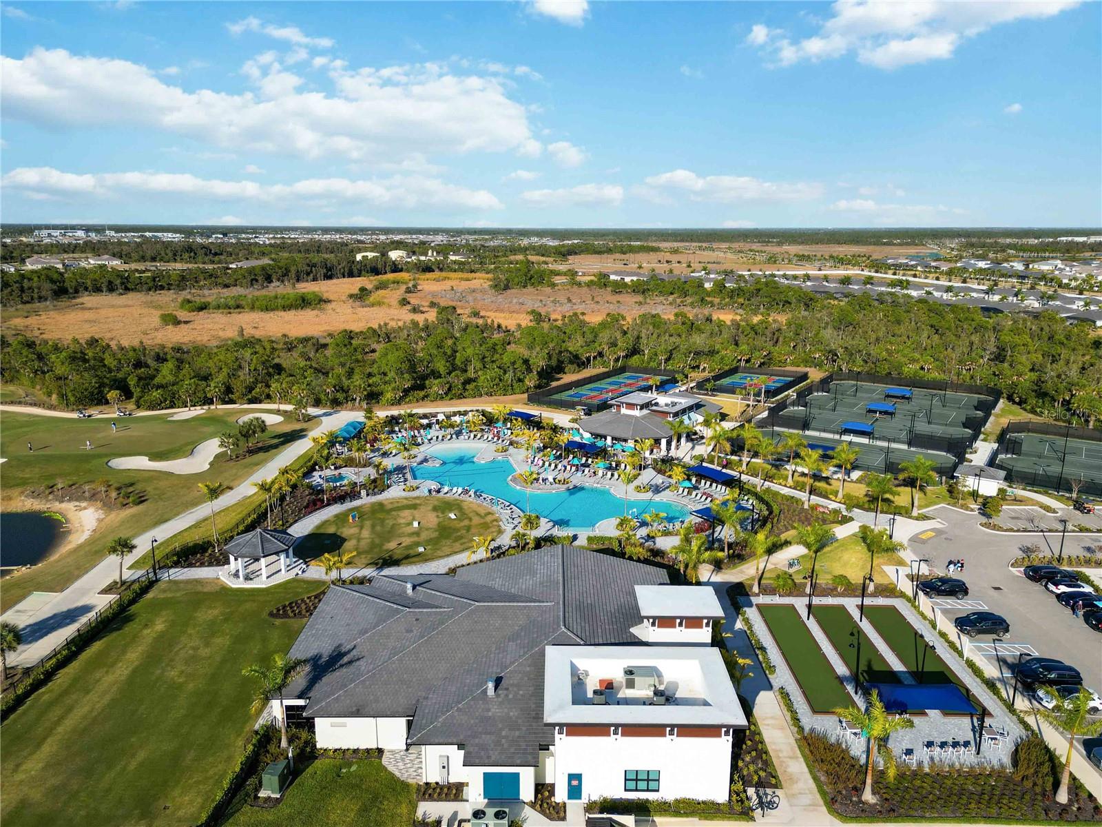 WELLEN PARK GOLF & COUNTRY CLUB - Residential