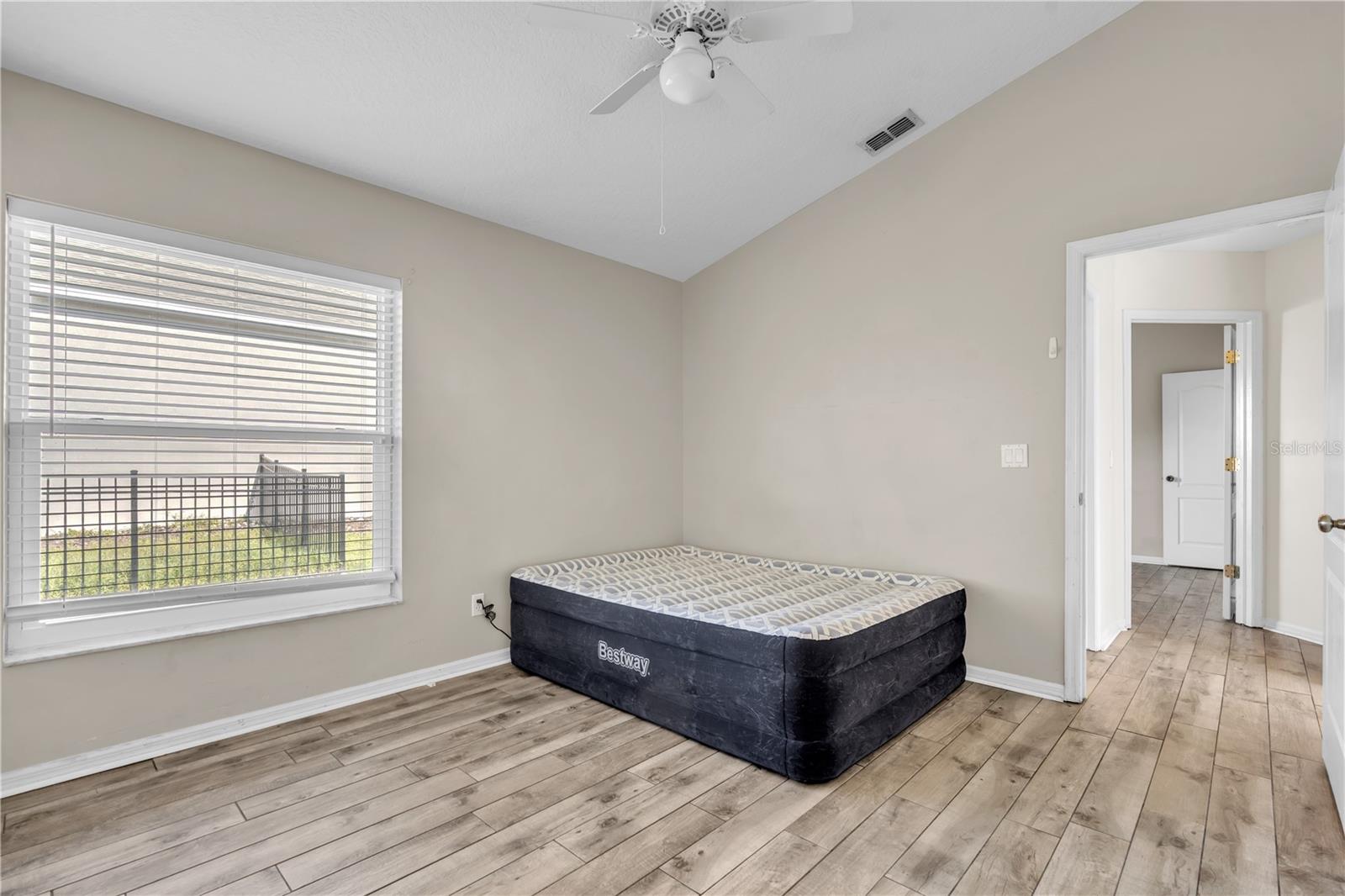 CROSS CREEK PH 01 - Residential Lease