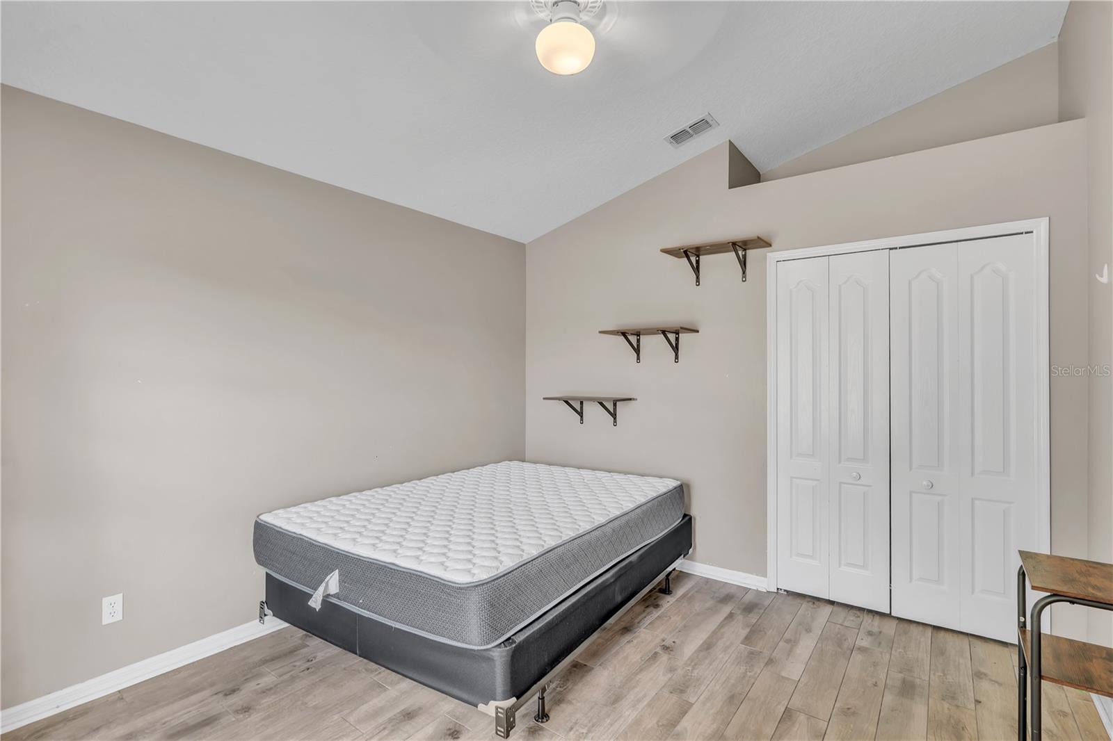CROSS CREEK PH 01 - Residential Lease