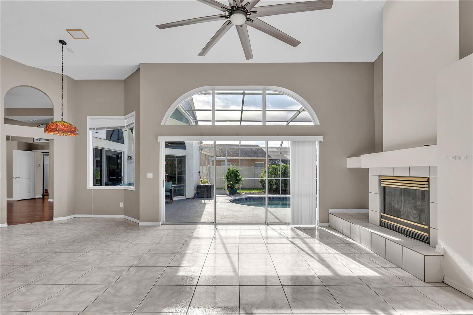 CROSS CREEK PH 01 - Residential Lease