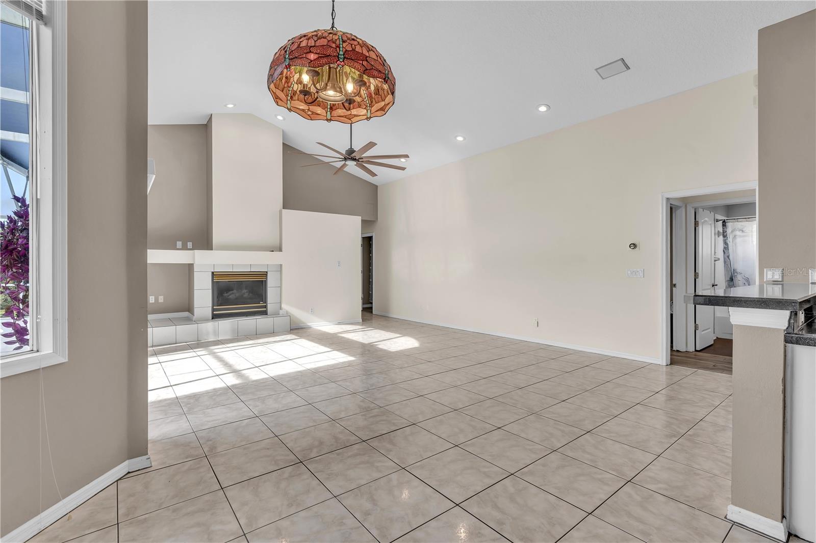 CROSS CREEK PH 01 - Residential Lease