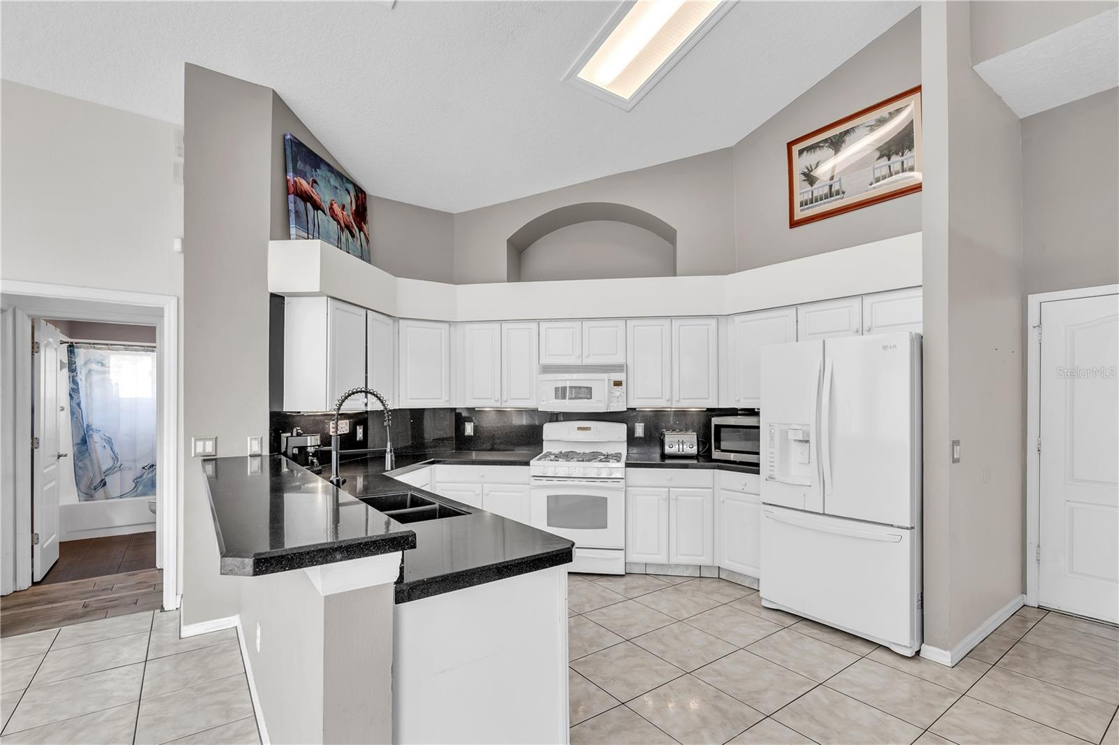 CROSS CREEK PH 01 - Residential Lease