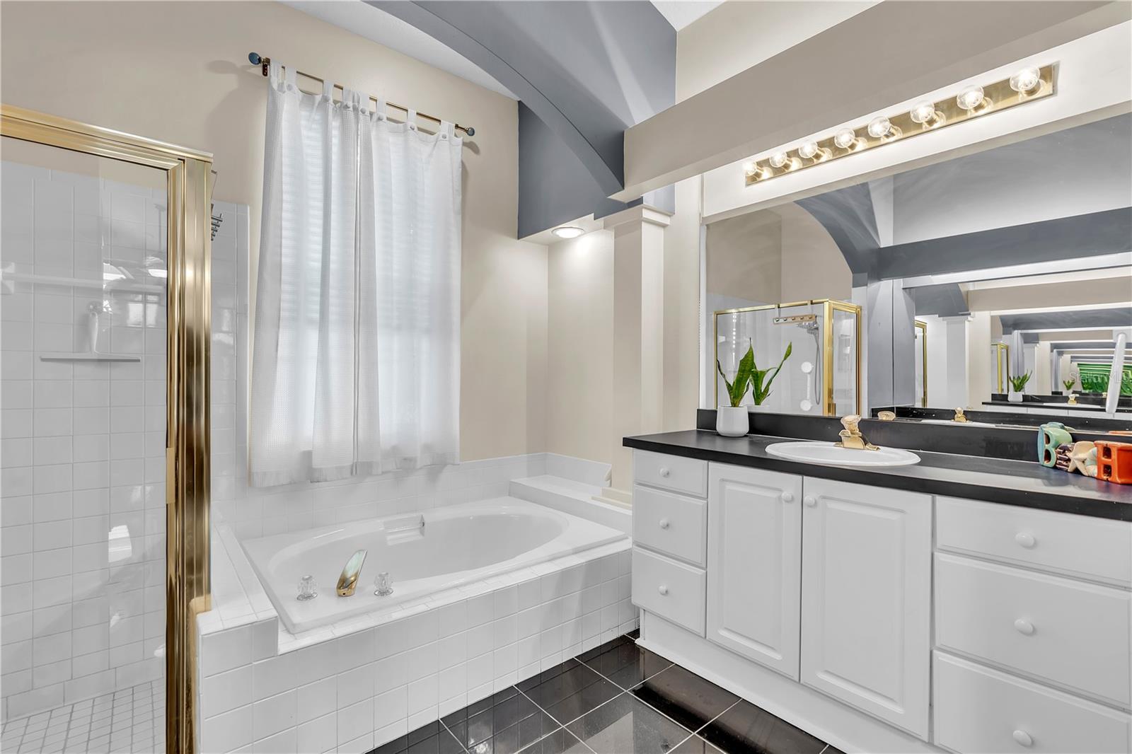 CROSS CREEK PH 01 - Residential Lease