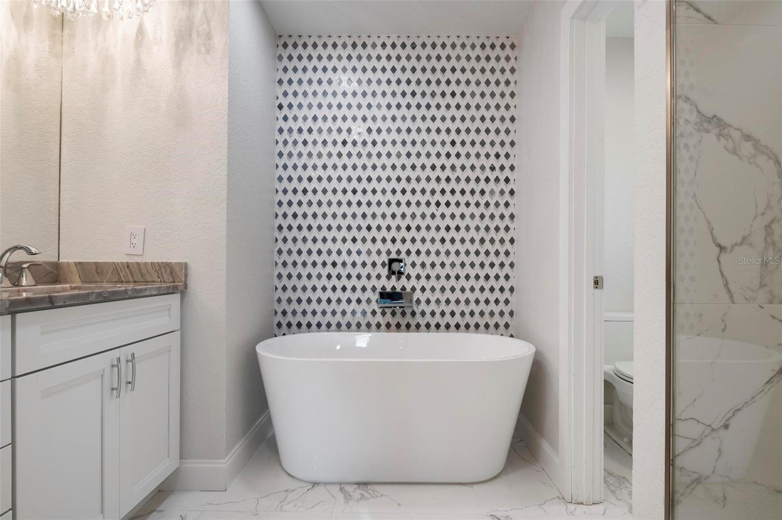KEY ROYALE 11TH ADD - Residential