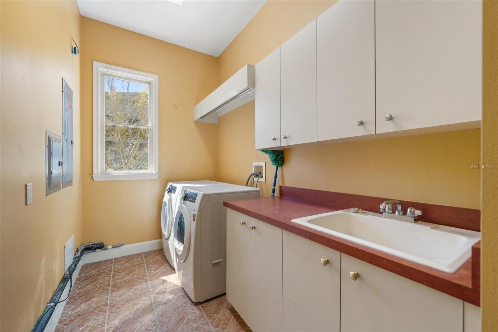 LANSDEN COURT - Residential