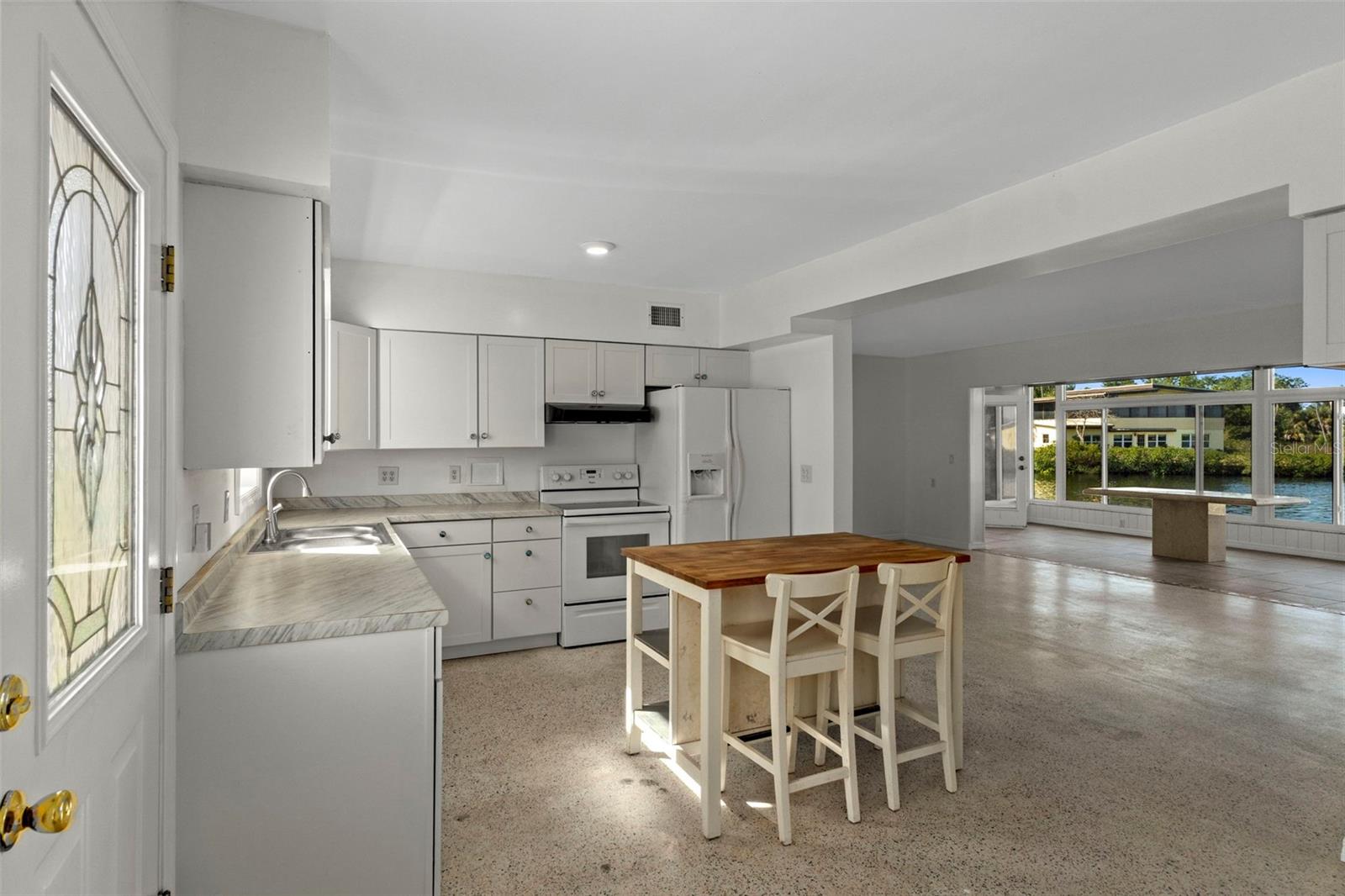 SUNSET ISLAND - Residential