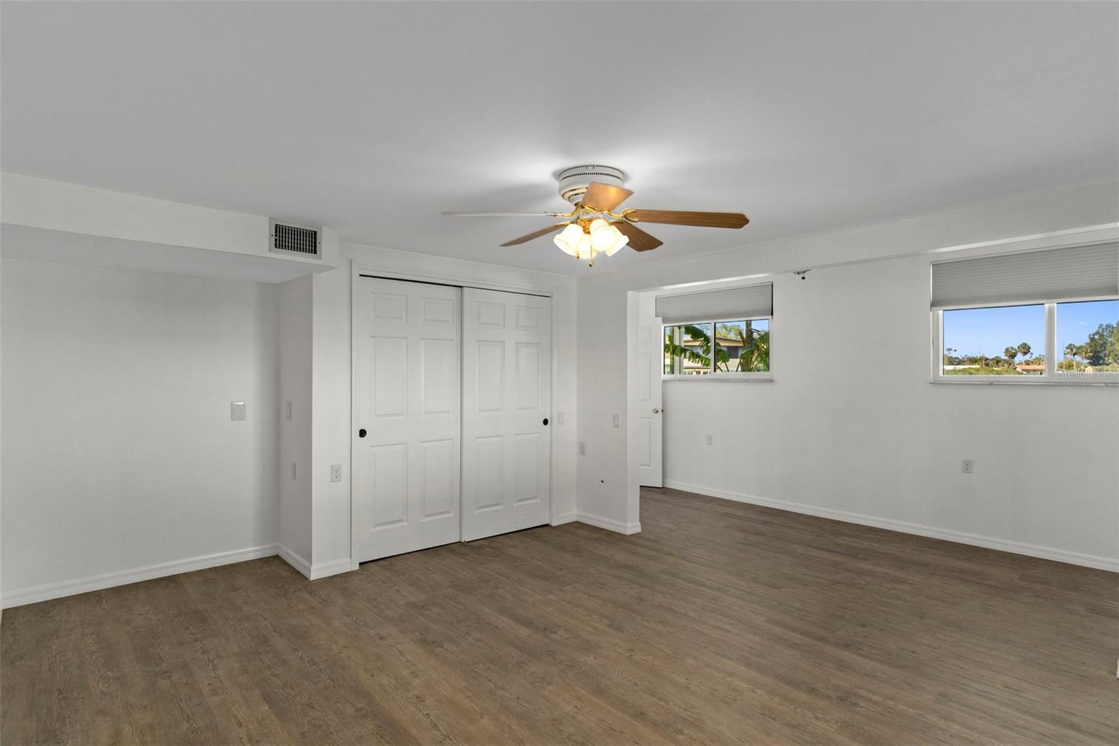 SUNSET ISLAND - Residential