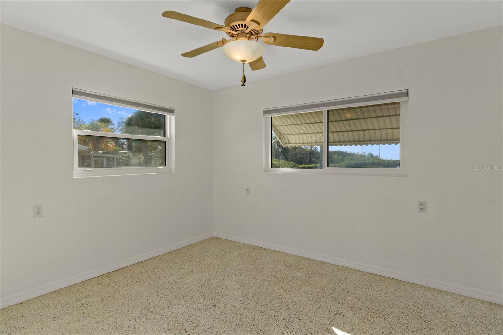 SUNSET ISLAND - Residential