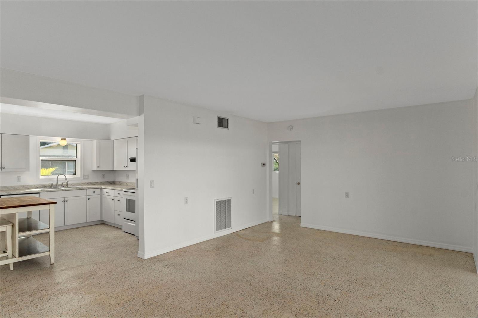 SUNSET ISLAND - Residential