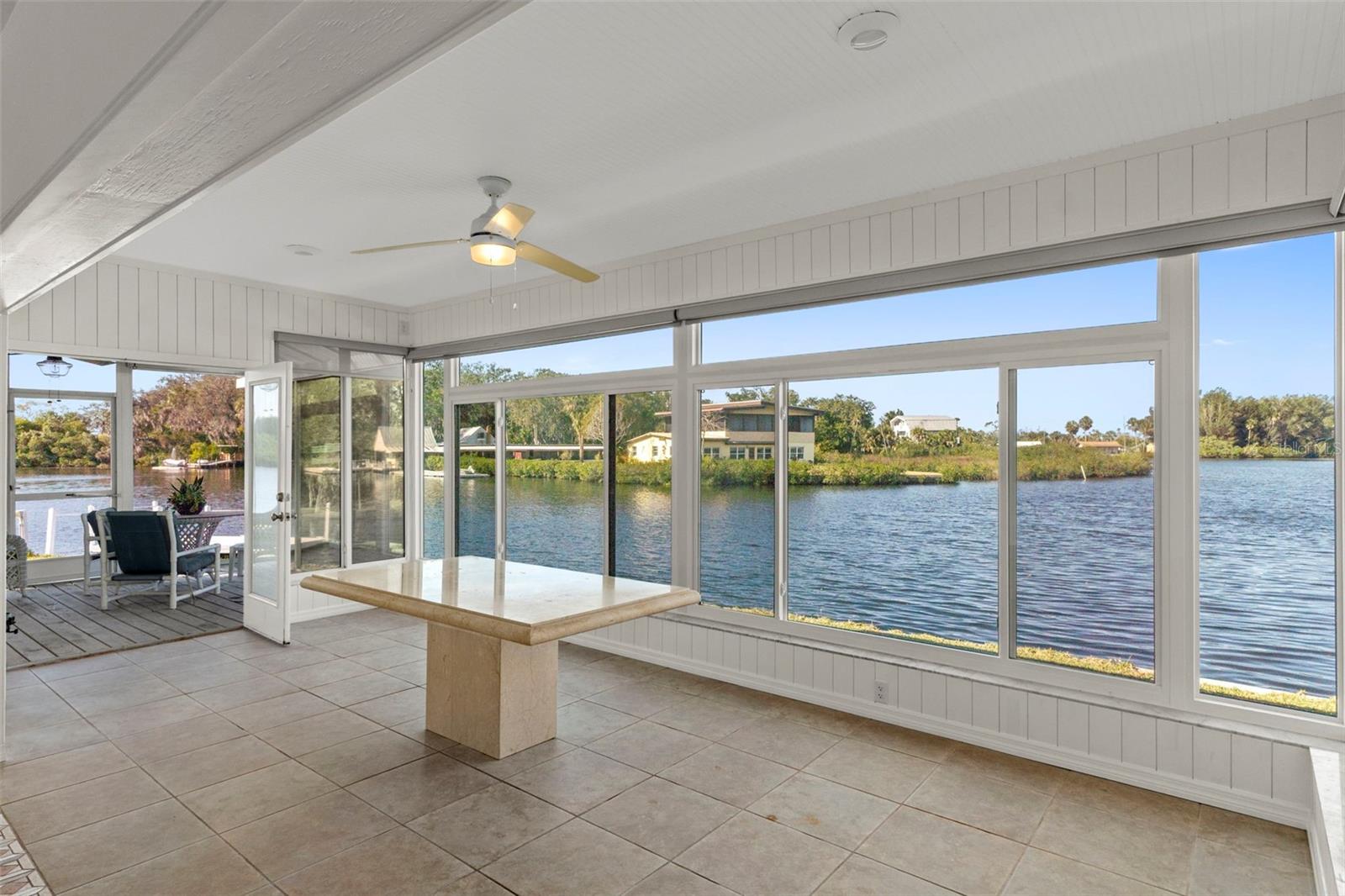 SUNSET ISLAND - Residential