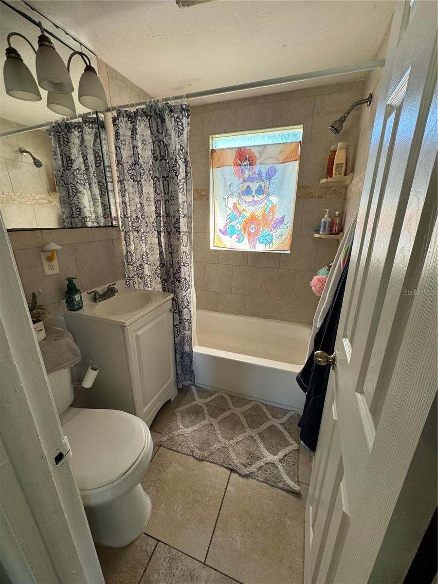 TROPICAL HOMES SUB - Residential