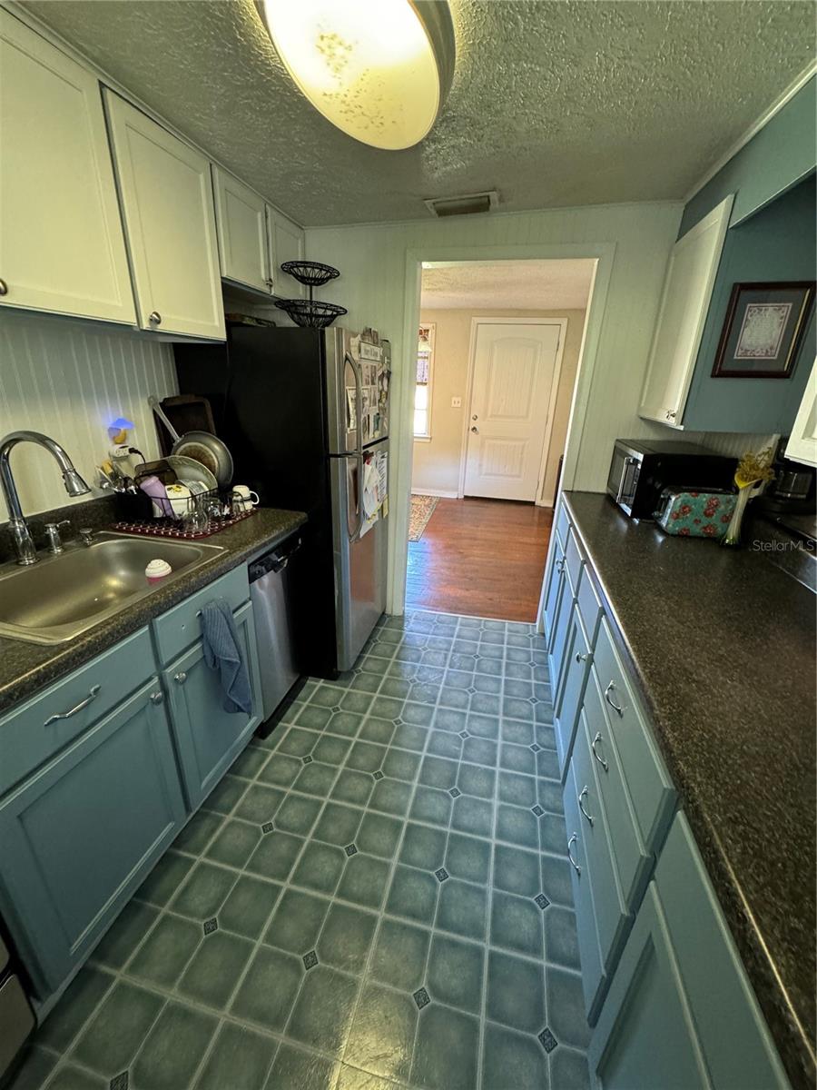 TROPICAL HOMES SUB - Residential