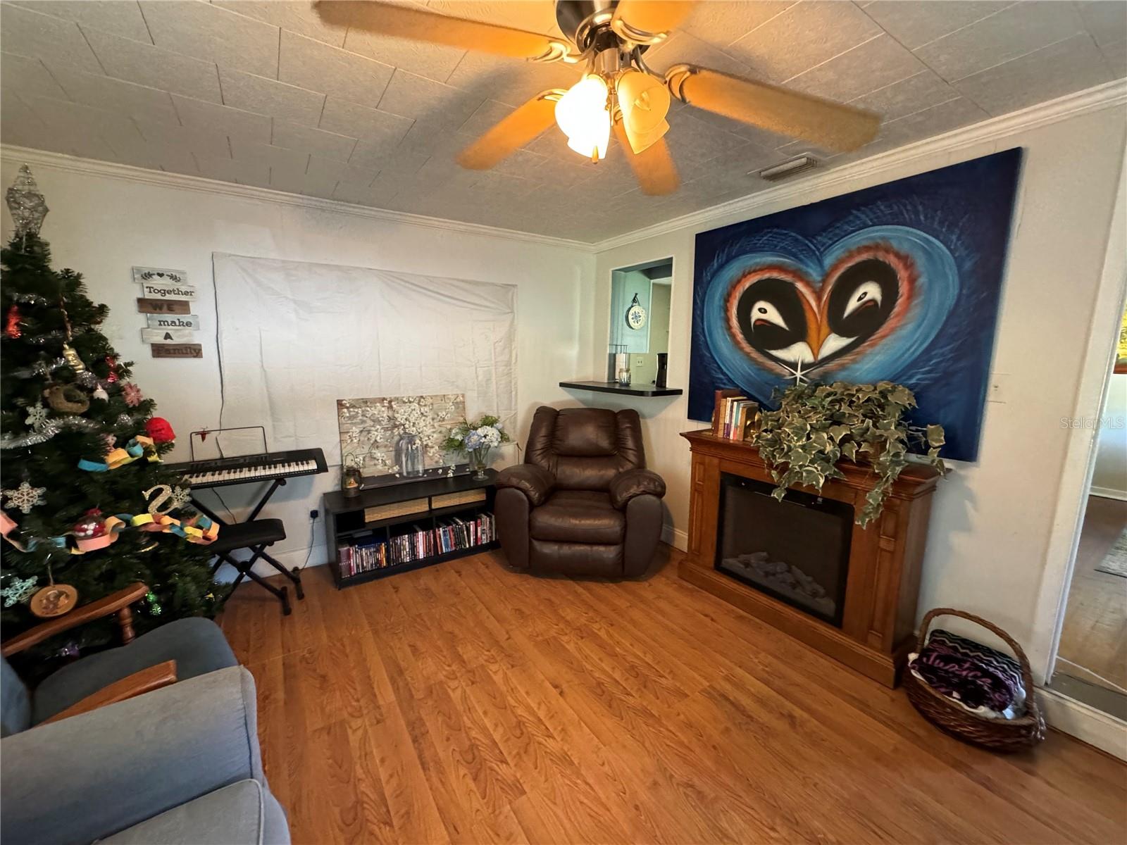 TROPICAL HOMES SUB - Residential