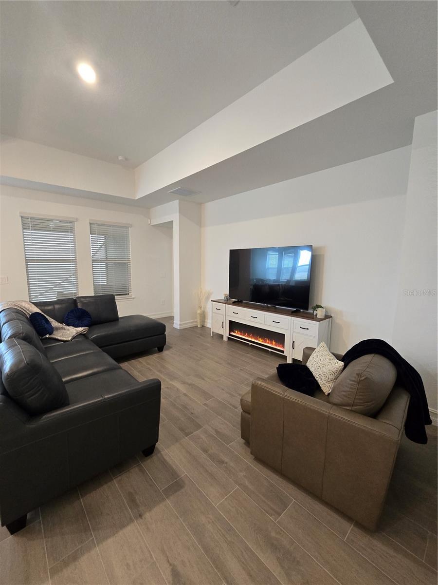 STONEGATE PRESERVE IA - Residential Lease