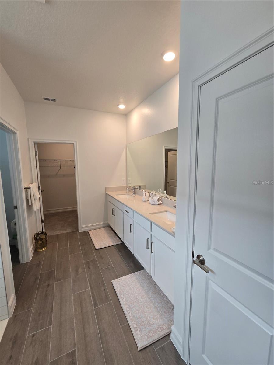 STONEGATE PRESERVE IA - Residential Lease