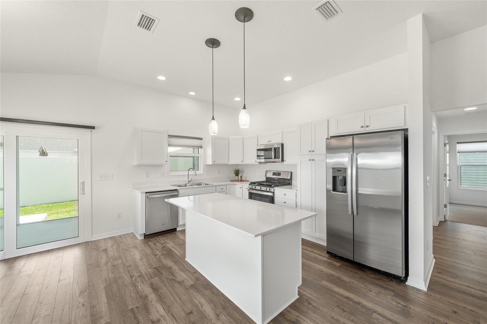 VILLAGES/SOUTHERN OAKS UN 150 - Residential