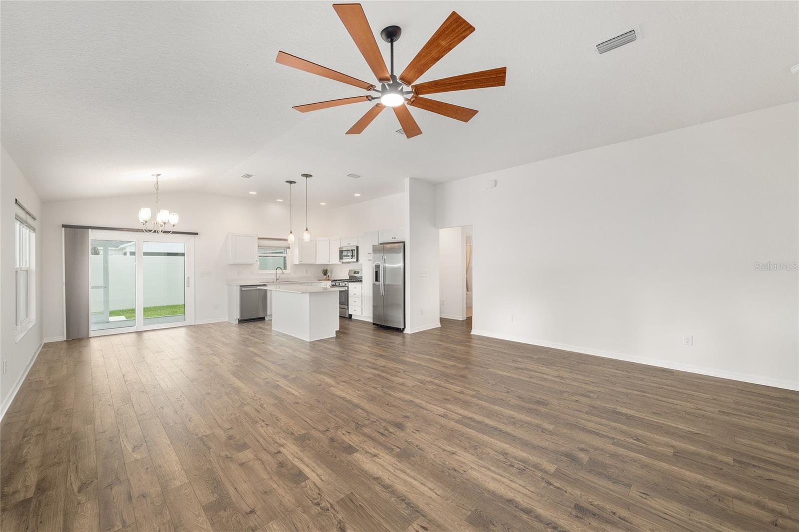 VILLAGES/SOUTHERN OAKS UN 150 - Residential