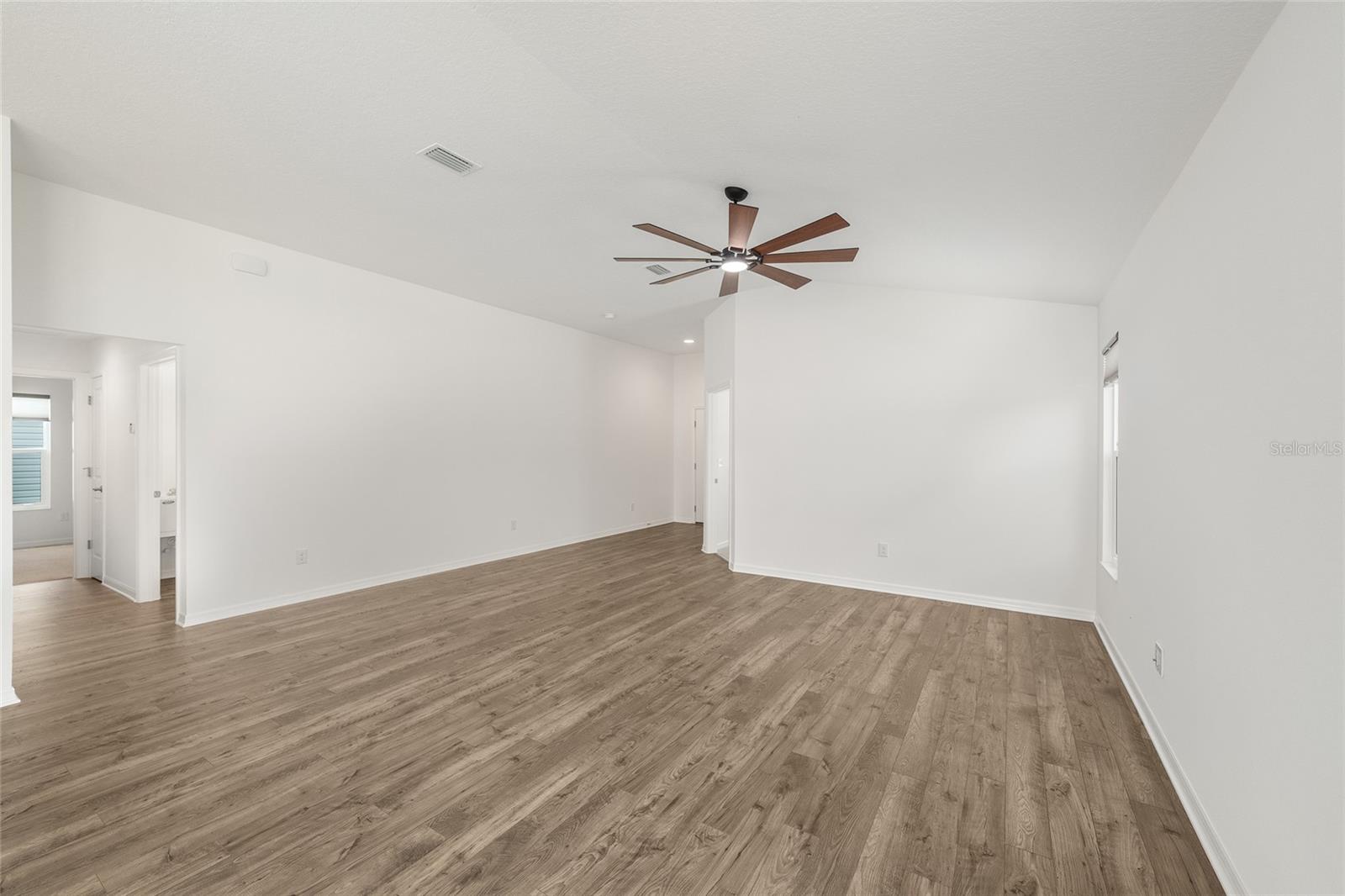 VILLAGES/SOUTHERN OAKS UN 150 - Residential
