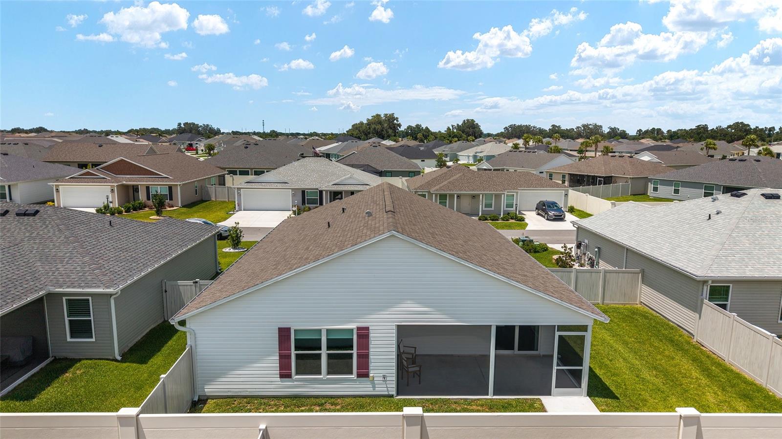 VILLAGES/SOUTHERN OAKS UN 150 - Residential