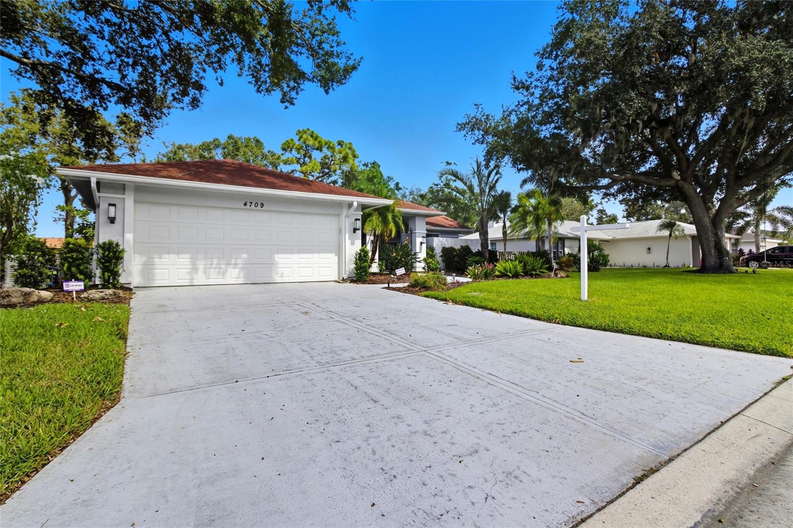 4709 MEADOWVIEW CIRCLE