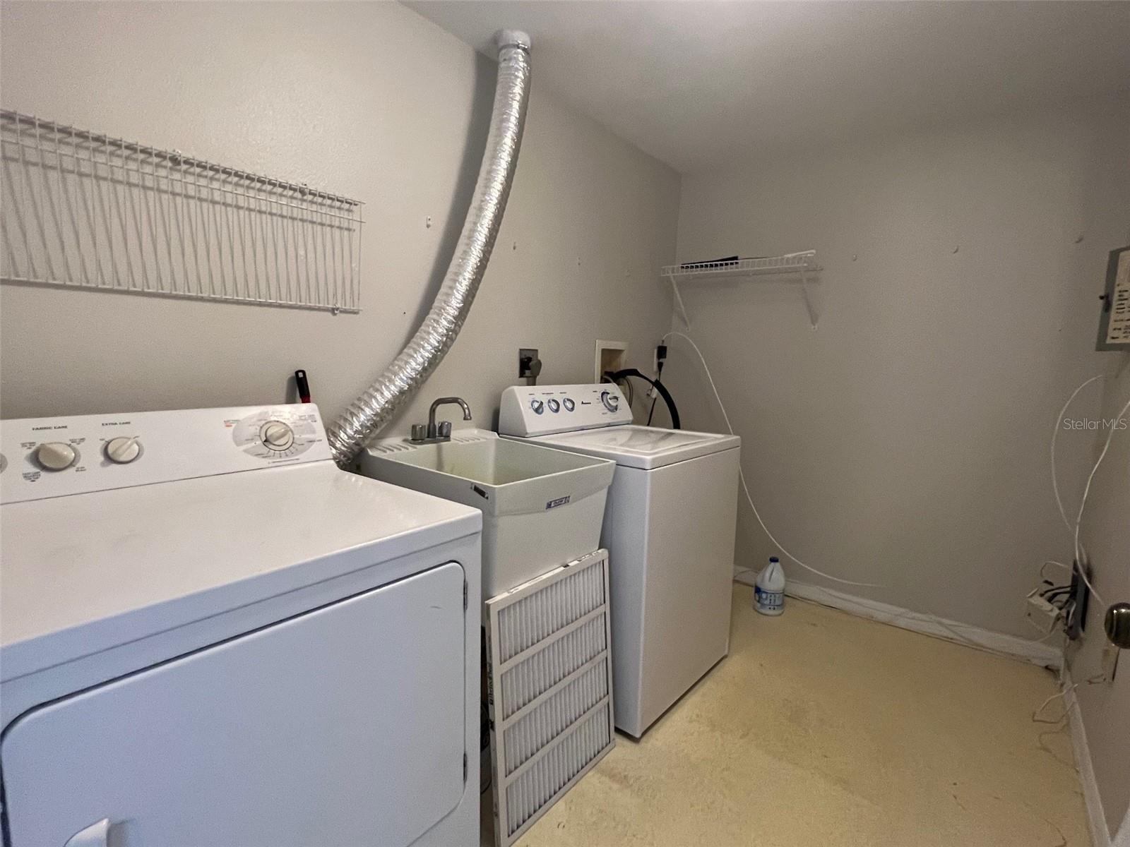 SUNWATCH ON ISLAND ESTATES - Residential Lease