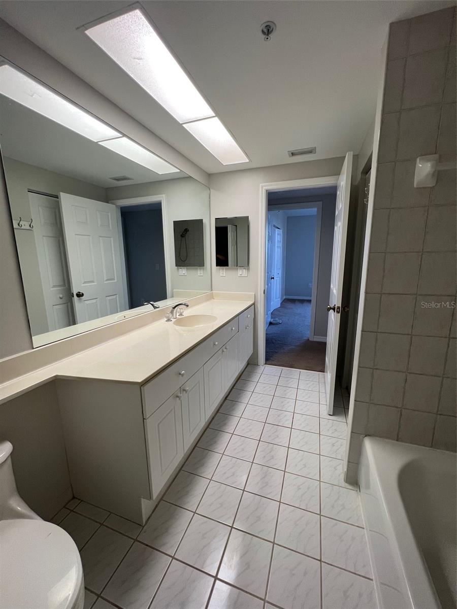 SUNWATCH ON ISLAND ESTATES - Residential Lease