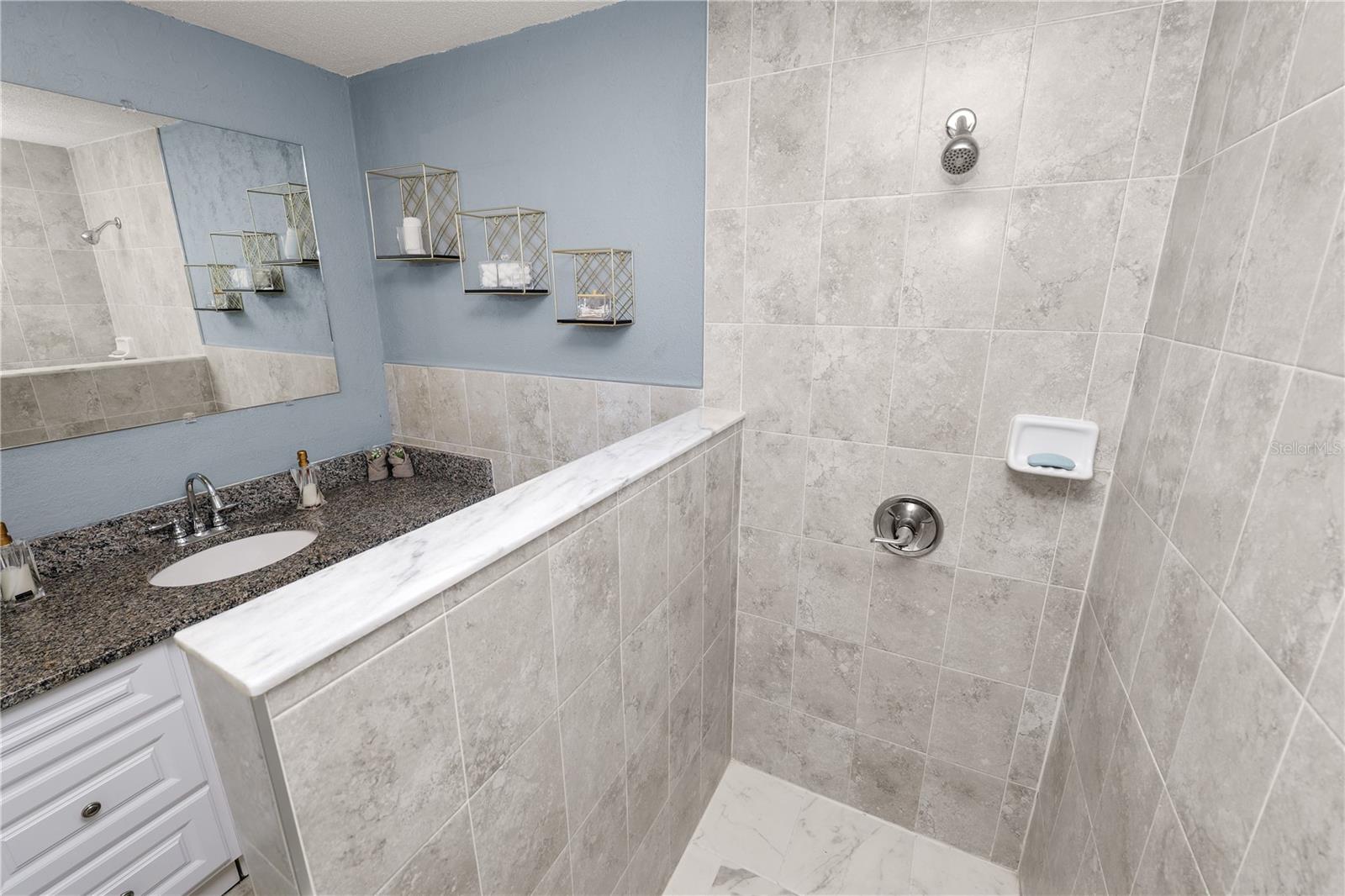 ARIANA HILLS - Residential